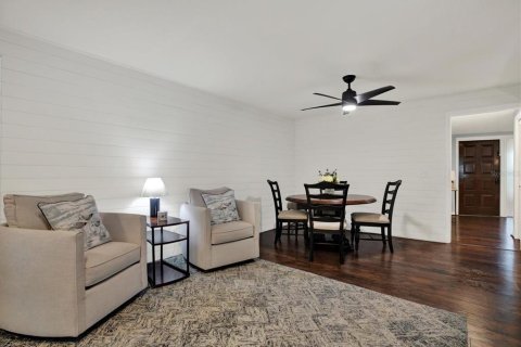 House in Largo, Florida 3 bedrooms, 158.86 sq.m. № 2396224 - photo 19