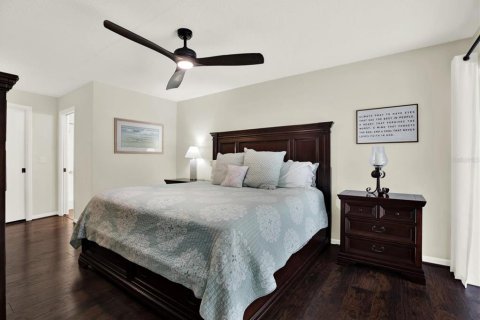 House in Largo, Florida 3 bedrooms, 158.86 sq.m. № 2396224 - photo 20