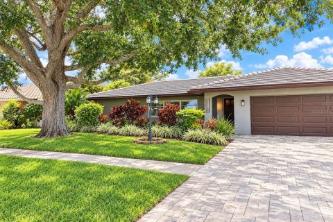 House in Largo, Florida 3 bedrooms, 158.86 sq.m. № 2396224 - photo 3