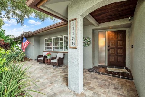 House in Largo, Florida 3 bedrooms, 158.86 sq.m. № 2396224 - photo 4