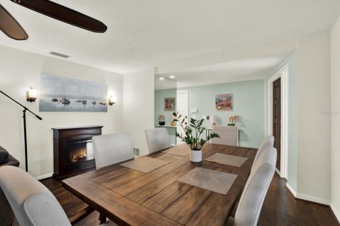 House in Largo, Florida 3 bedrooms, 158.86 sq.m. № 2396224 - photo 8
