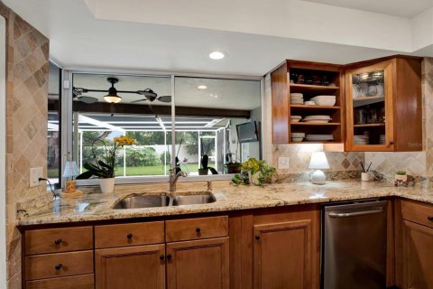 House in Largo, Florida 3 bedrooms, 158.86 sq.m. № 2396224 - photo 14