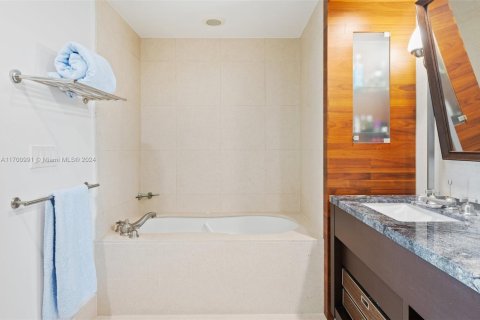 Condominio en venta en Miami Beach, Florida, 2 dormitorios, 100.71 m2 № 1867686 - foto 15