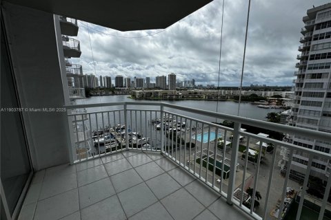 Condo in Aventura, Florida, 1 bedroom  № 1954985 - photo 14