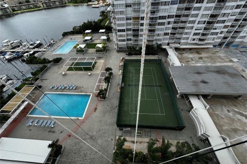 Condo in Aventura, Florida, 1 bedroom  № 1954985 - photo 13