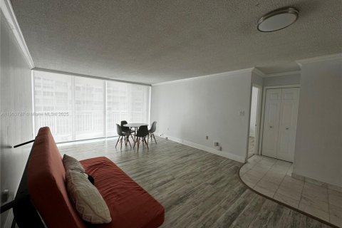 Condo in Aventura, Florida, 1 bedroom  № 1954985 - photo 17