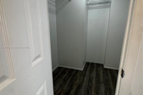 Condo in Aventura, Florida, 1 bedroom  № 1954985 - photo 24