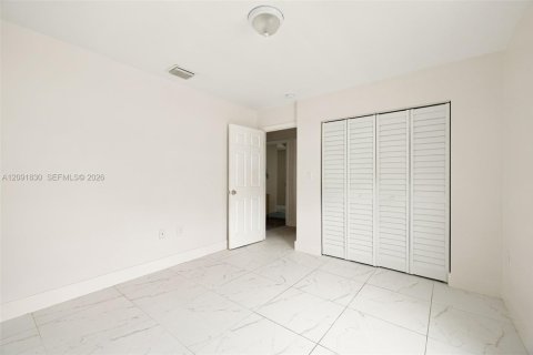 Immobilier commercial à vendre à Miami, Floride: 289.67 m2 № 2385005 - photo 14