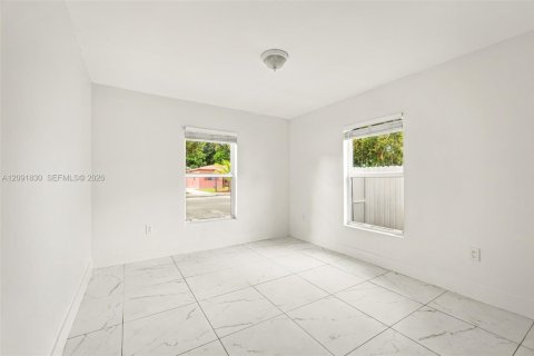 Immobilier commercial à vendre à Miami, Floride: 289.67 m2 № 2385005 - photo 19
