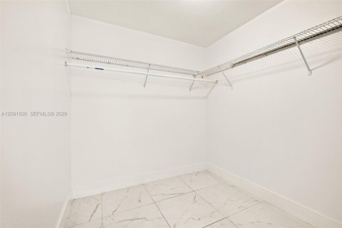 Immobilier commercial à vendre à Miami, Floride: 289.67 m2 № 2385005 - photo 20