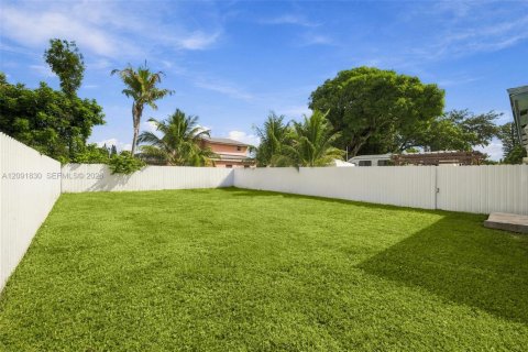 Immobilier commercial à vendre à Miami, Floride: 289.67 m2 № 2385005 - photo 26