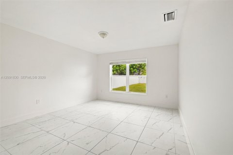 Immobilier commercial à vendre à Miami, Floride: 289.67 m2 № 2385005 - photo 17
