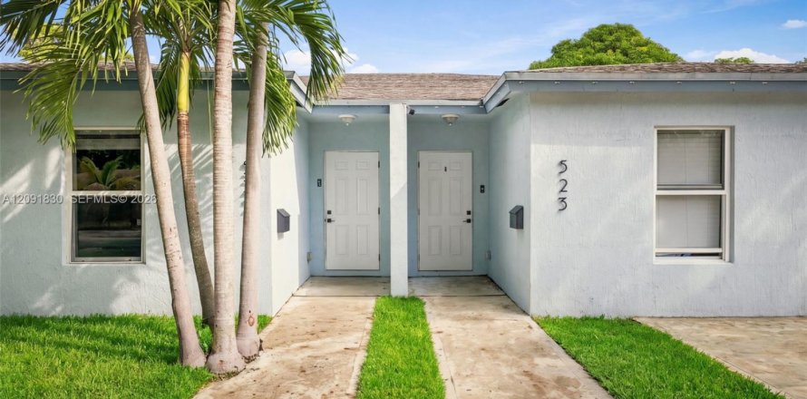 Immobilier commercial à Miami, Floride 289.67 m2 № 2385005