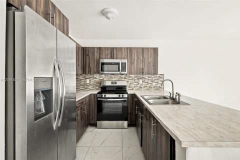 Immobilier commercial à vendre à Miami, Floride: 289.67 m2 № 2385005 - photo 7