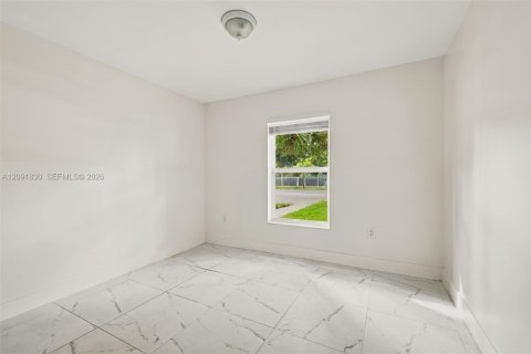 Immobilier commercial à vendre à Miami, Floride: 289.67 m2 № 2385005 - photo 18
