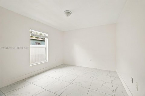 Immobilier commercial à vendre à Miami, Floride: 289.67 m2 № 2385005 - photo 11