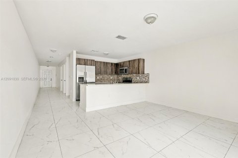 Immobilier commercial à vendre à Miami, Floride: 289.67 m2 № 2385005 - photo 5