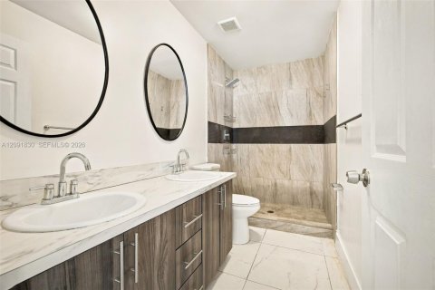 Immobilier commercial à vendre à Miami, Floride: 289.67 m2 № 2385005 - photo 22