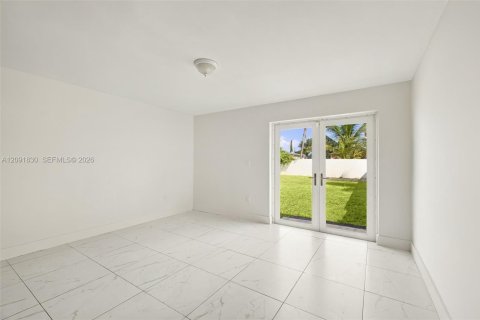 Immobilier commercial à vendre à Miami, Floride: 289.67 m2 № 2385005 - photo 9