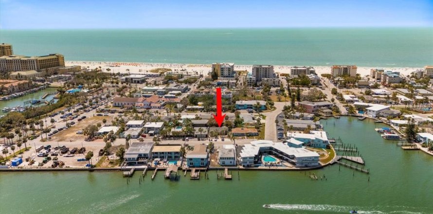Commercial property in Clearwater, Florida 144.37 sq.m. № 1781156