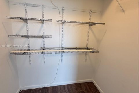 Condo in Margate, Florida, 2 bedrooms  № 2059922 - photo 9