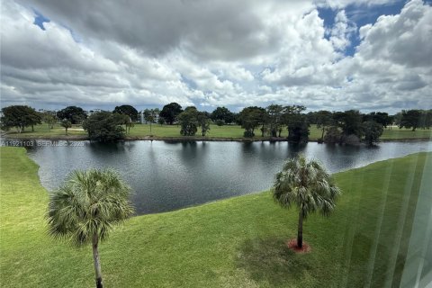 Condo in Margate, Florida, 2 bedrooms  № 2059922 - photo 14