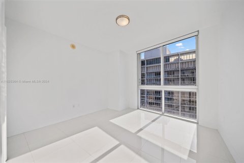 Купить кондоминиум в Майами, Флорида 2 спальни, 108.51м2, № 1713193 - фото 24