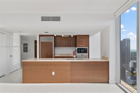 Купить кондоминиум в Майами, Флорида 2 спальни, 108.51м2, № 1713193 - фото 5