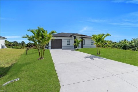 Casa en venta en Lehigh Acres, Florida, 3 dormitorios, 98.48 m2 № 2166654 - foto 3