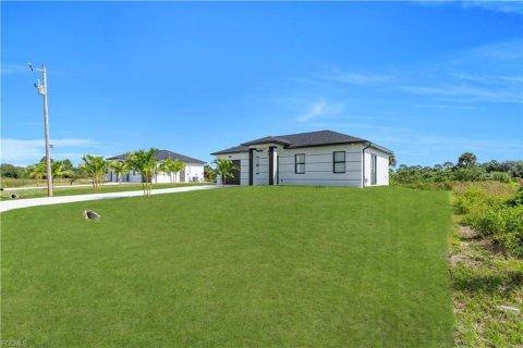 Casa en venta en Lehigh Acres, Florida, 3 dormitorios, 98.48 m2 № 2166654 - foto 28