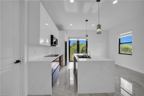 Casa en venta en Lehigh Acres, Florida, 3 dormitorios, 98.48 m2 № 2166654 - foto 10