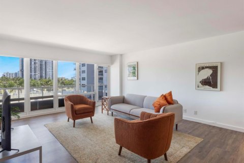 Copropriété à louer à Pompano Beach, Floride: 3 chambres, 157.93 m2 № 2303897 - photo 10