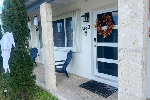 House in Miami, Florida 3 bedrooms, 96.43 sq.m. № 1948299 - photo 2