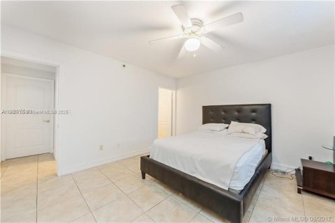 Copropriété à louer à Miami, Floride: 2 chambres, 81.01 m2 № 1891420 - photo 11