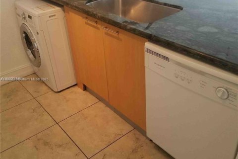 Copropriété à louer à Miami, Floride: 2 chambres, 81.01 m2 № 1891420 - photo 8