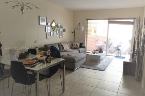 Copropriété à louer à Miami, Floride: 2 chambres, 81.01 m2 № 1891420 - photo 4