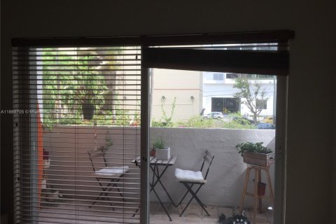 Copropriété à louer à Miami, Floride: 2 chambres, 81.01 m2 № 1891420 - photo 12