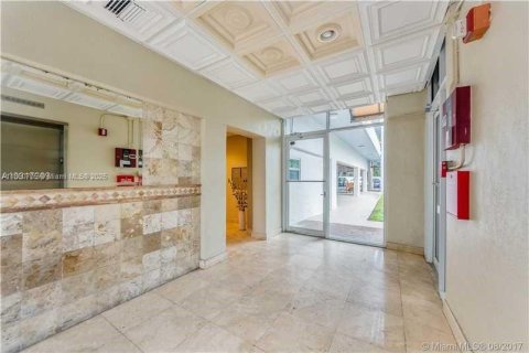 Copropriété à louer à Miami, Floride: 2 chambres, 81.01 m2 № 1891420 - photo 3