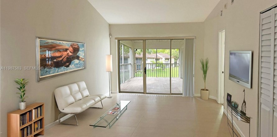 Кондоминиум с 2 спальнями в Майами, Флорида № 2048905