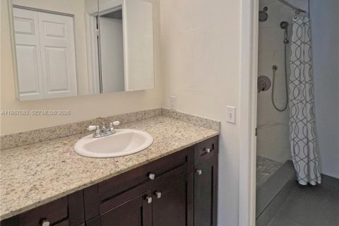 Купить кондоминиум в Майами, Флорида 2 спальни, 113.71м2, № 2048905 - фото 12