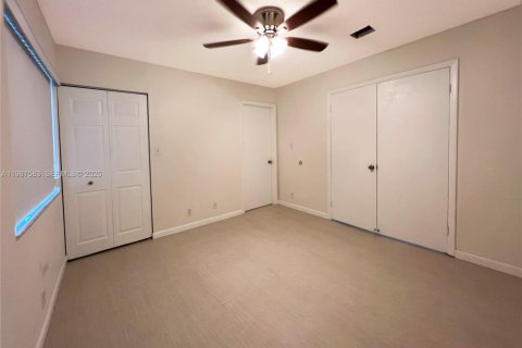 Купить кондоминиум в Майами, Флорида 2 спальни, 113.71м2, № 2048905 - фото 15