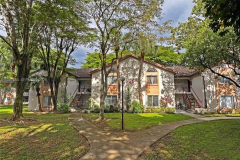 Купить кондоминиум в Майами, Флорида 2 спальни, 113.71м2, № 2048905 - фото 2