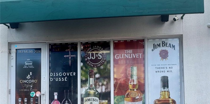 Propiedad comercial en Hallandale Beach, Florida № 2031760