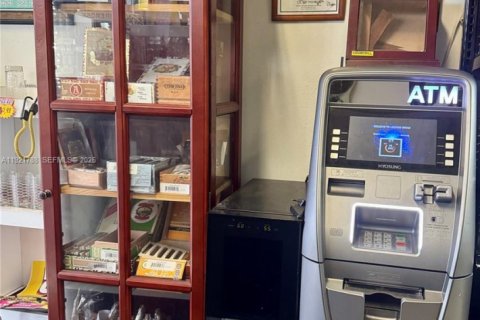 Propiedad comercial en venta en Hallandale Beach, Florida № 2031760 - foto 4