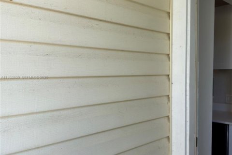 Condominio en alquiler en Oakland Park, Florida, 1 dormitorio, 81.01 m2 № 1992244 - foto 7