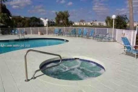 Condominio en alquiler en Oakland Park, Florida, 1 dormitorio, 81.01 m2 № 1992244 - foto 12