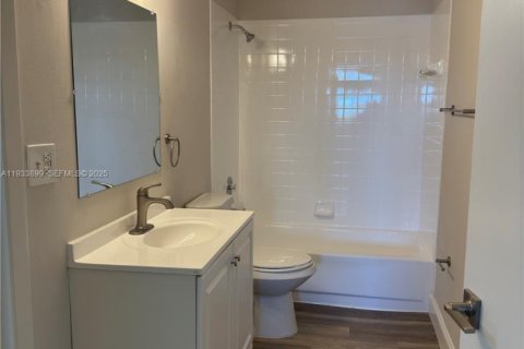 Condominio en alquiler en Oakland Park, Florida, 1 dormitorio, 81.01 m2 № 1992244 - foto 6