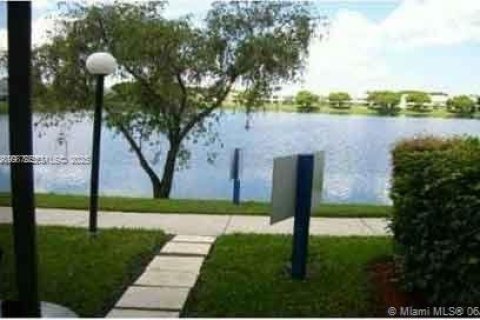 Condominio en alquiler en Oakland Park, Florida, 1 dormitorio, 81.01 m2 № 1992244 - foto 9