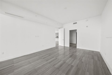 Condominio en alquiler en Tampa, Florida, 3 dormitorios, 273.13 m2 № 1796619 - foto 2