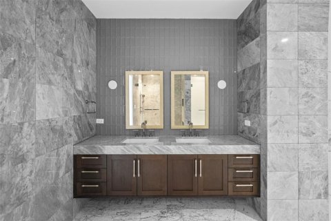 Condominio en alquiler en Tampa, Florida, 3 dormitorios, 273.13 m2 № 1796619 - foto 5